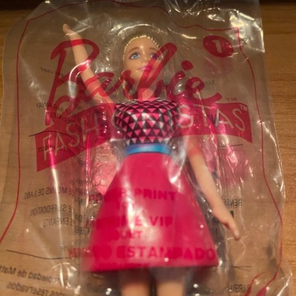 2/$30 McDonald's Barbie Fashionistas Power Print Mattel Happy Meal Toy 2017 NIP - Picture 2 of 4